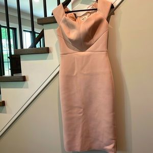 Body hugging midi dress in blush pink